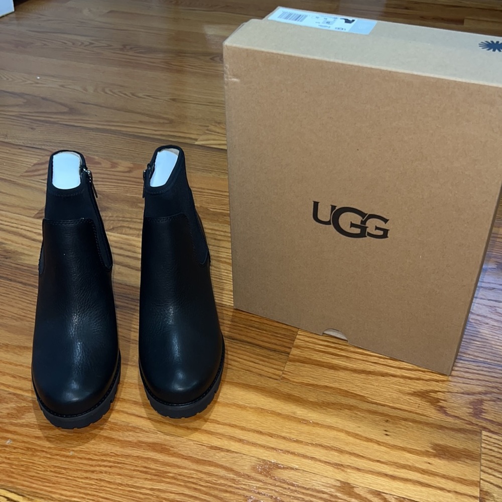 UGG Amathea Leather boot